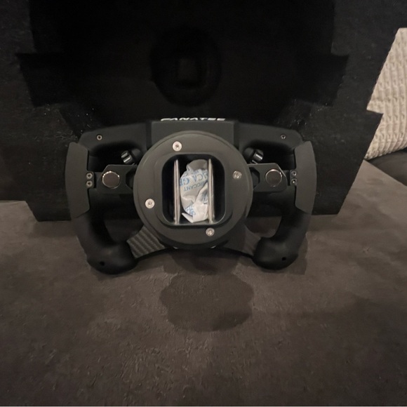 Black Racing Wheel Controller - Picture 4 of 5